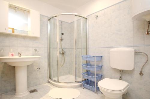 Apartments with parking space Baska, Krk - 24227
