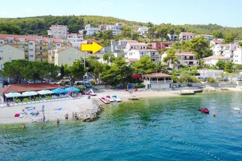 Seaside apartments with a swimming pool Arbanija, Ciovo - 24254