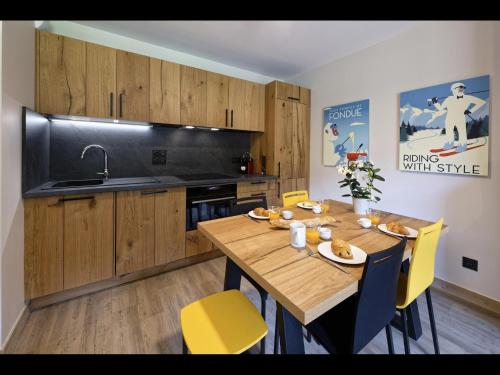 Photo de la galerie de l'établissement Apartment in Samoëns with Spa and Pool, à Samoëns