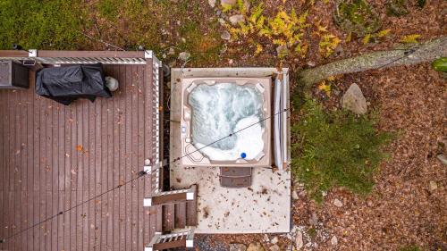 Φωτογραφία από το άλμπουμ του Hot Tub Secluded Fire Pit Hammock σε Stroudsburg