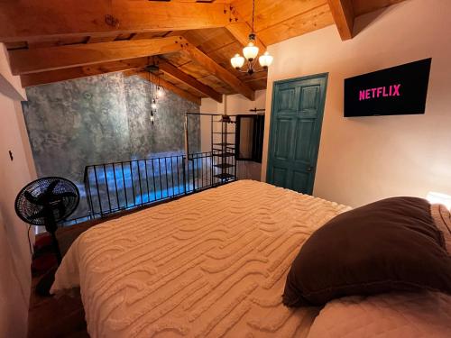 Antigua Central Loft & 3BR Casa - King Beds - Volcano View