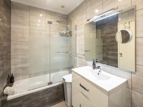 Apartment in Carvoeiro with terrace