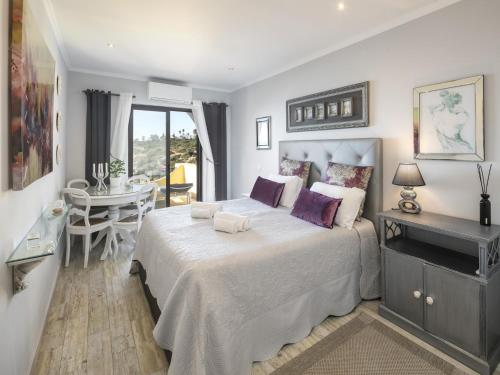 Apartment in Carvoeiro with terrace