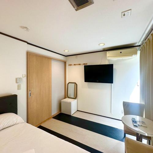 ookubo hills Room for 2 located in Shinjuku area
