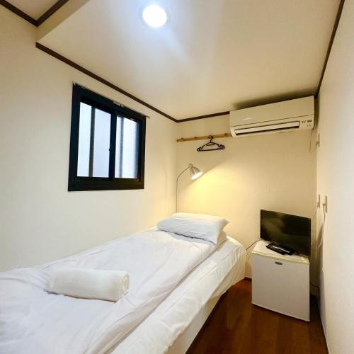 ookubo hills Room for 1 located in Shinjuku area