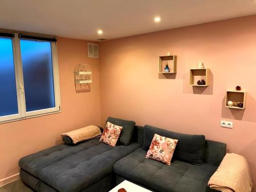 Petite dépendance cosy proche aéroport