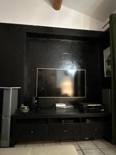 Photo de la galerie de l'établissement Villa Luberon 4 étoiles climatisée, piscine privée au calme, à LʼIsle-sur-la-Sorgue