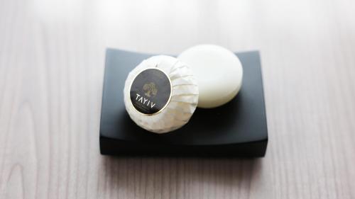 a close up of a white ball on a black object at the salon 伊豆高原 Hotels & Resort in Ito