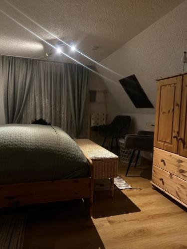 Letto o letti in una camera di Ferienhaus zentral & grün