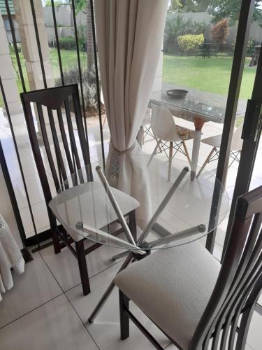 Ruang duduk di The Ridge BnB