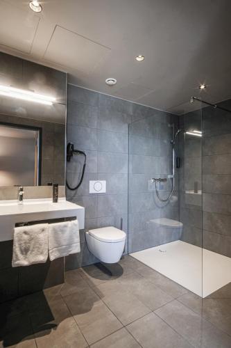 Un baño de RiKu HOTEL Göppingen