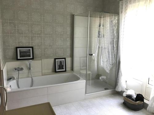 Bilik mandi di Ferienhaus Goethe