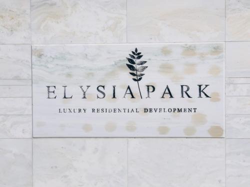 Un certificado, premio, letrero u otro documento en Spacious 2BR Elysia Park Apartment, Pool, Gym, Large Balcony, Center