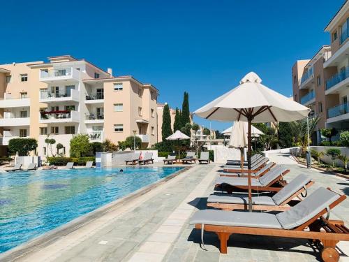 Elysia Park B7- 2 Modern Bedrooms Apartment , Pool, Gym, City Center