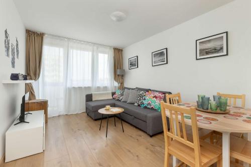 Cosy Apartment Pomorska with playground in the courtyard by Noclegi Renters