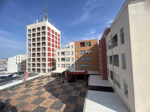 AGREABLE STUDIO AU CENTRE PORT