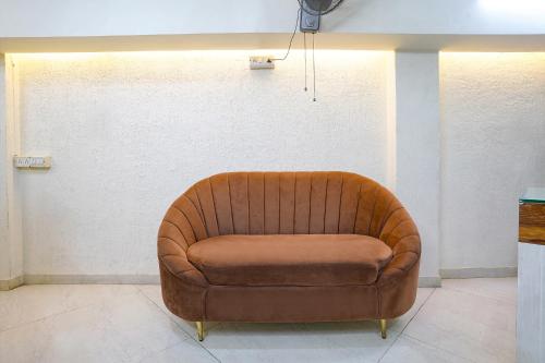 Posezení v ubytování FabHotel Shree Balaji NX Banquets & Apartment