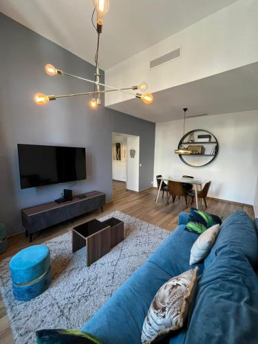 2 Pieces bourgeois centre de Cannes 4 couchages une pépite