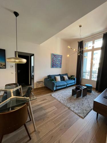 2 Pieces bourgeois centre de Cannes 4 couchages une pépite