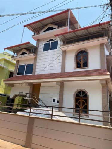 a house in the suburbs of jaipur at Spandana - Villa at Honnavar in Honāvar