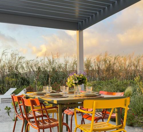 Fotografie z fotogalerie ubytování The Nine Graces- Chloe, Charming Naxos Home with Pool & Garden v destinaci Kastraki Naxou