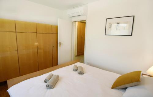 Apartments with WiFi Umag - 24206