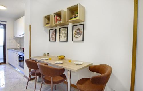 Apartments with WiFi Umag - 24206