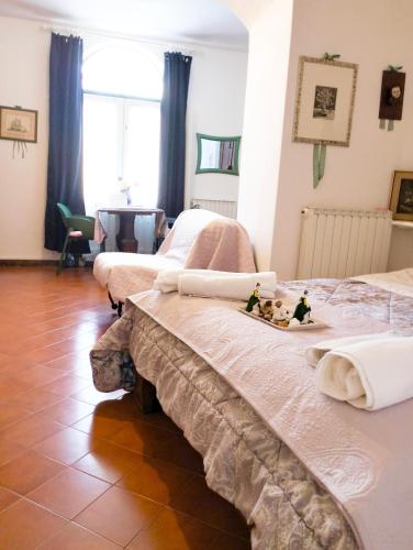 Central Room in Moneglia 20 steps from beach and 20 minutes from the Cinque Terre by train photo 2