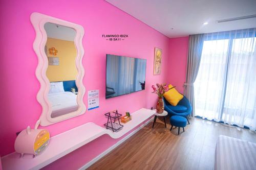 Televisyen dan/atau pusat hiburan di flamingo Hải Tiến