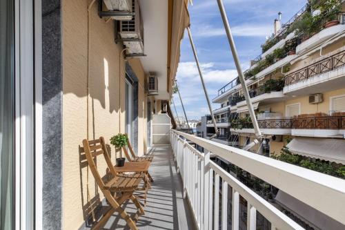 Arco - Sleek 2-BR Apt in the Heart of Athens
