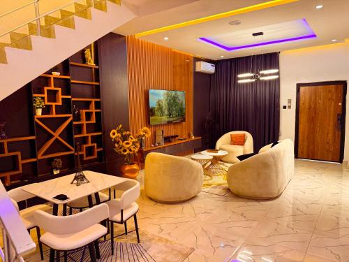 Gallery image of NOBLE LUXURY APARTMENT LTd in Akinde
