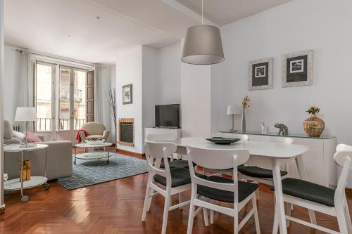 Plaza Mayor by Forever Rentals