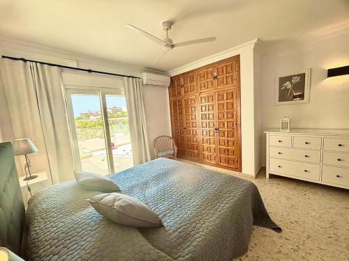 A2405 Modern 2 bed 2 bath Penthouse Burriana Beach