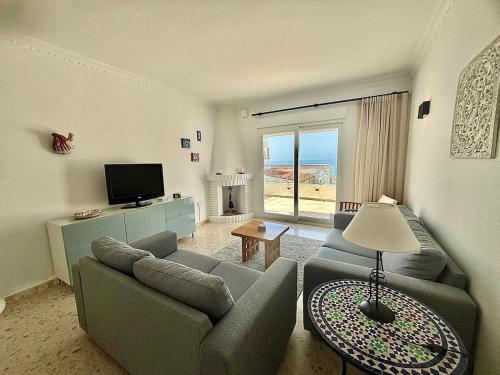 A2405 Modern 2 bed 2 bath Penthouse Burriana Beach
