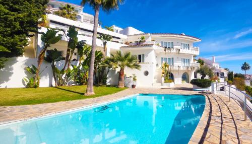 Villa R7- Luxury with Ocean Views