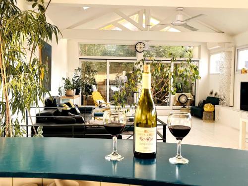 Large unique loft, quiet and bright & outdoor