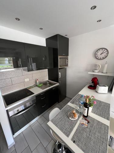 Dreamy Duo 2 Bed Apartment - Orlandito