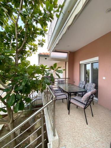 Balkón nebo terasa v ubytování Maisonette Hanta