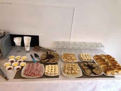 Makanan di atau berdekatan hotel