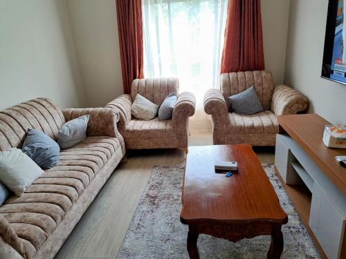 Χώρος καθιστικού στο 1255 Vipingo Ridge 3BR Oasis