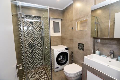 IRON Seaview Apartment