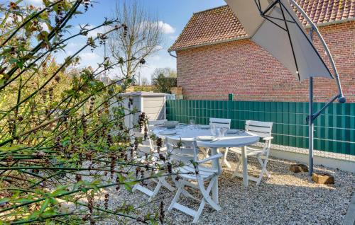 Φωτογραφία από το άλμπουμ του 2 Bedroom Gorgeous Home In Offranville σε Offranville