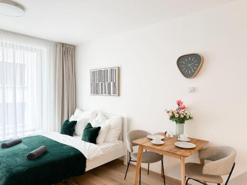 REAL Living by REFA Karlin 406