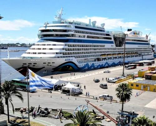 Nespecifikovaný výhled na destinaci Montevideo nebo výhled na město při pohledu z hostelu