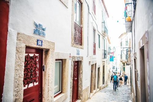 Exquisite apartment with patio Portuguese Soul Alfama 2p