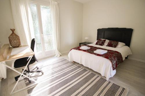 Photo de la galerie de l'établissement Au Bellevue - 2 bedrooms - Wifi, à Angoulême