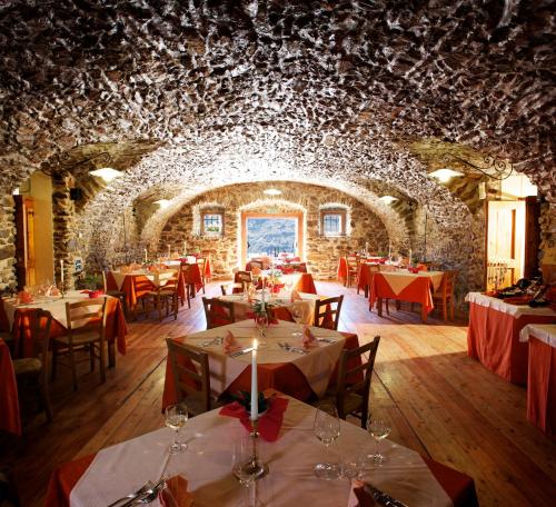 Hotel Dimora Storica La Mirandola 레스토랑 또는 맛집