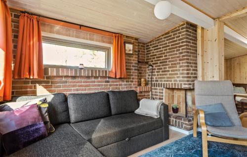 Χώρος καθιστικού στο 2 Bedroom Gorgeous Home In Toftlund