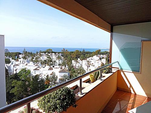 Encantador apartamento en Marbella, bonita terraza y vista al mar