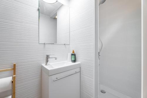 Nice Renting - GUILLAUMONT - Cozy Studio Beach Picasso Museum Local Market photo 16